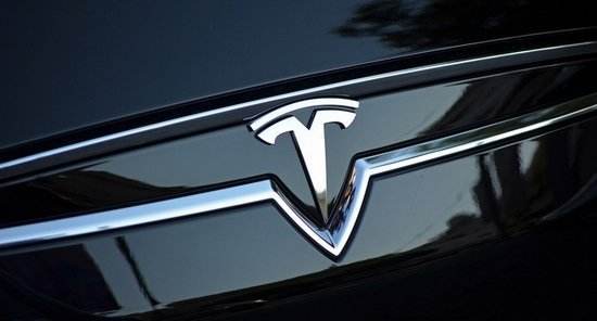 特斯拉 Model Y 標(biāo)準(zhǔn)續(xù)航版現(xiàn)身工信部，磷酸鐵鋰版續(xù)航達(dá) 545km